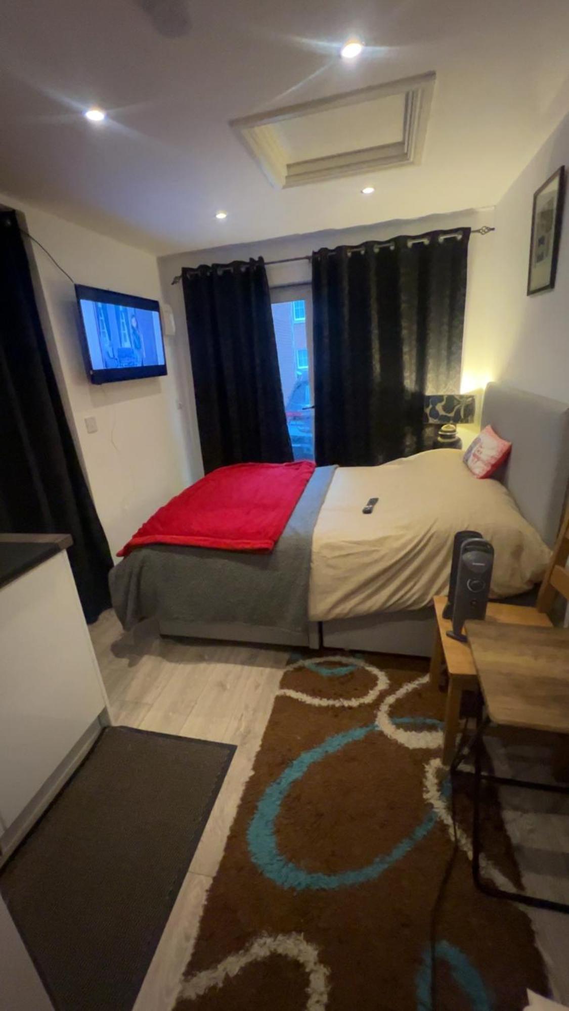 Cozy Small Studio Peterborough Eksteriør billede